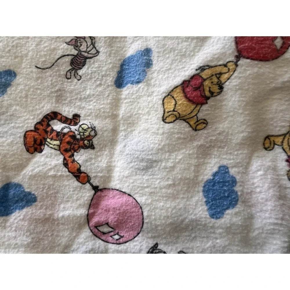 Vintage Disney Winnie The Pooh Receiving Blanket Cotton Flannel Balloons/Clouds‎